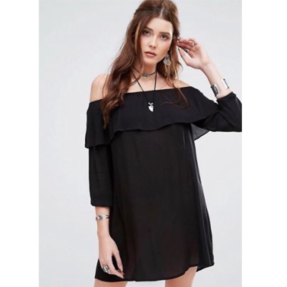 Glamorous off the Shoulder Dress